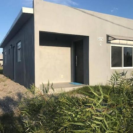 Comoda Casa Con Jardin En Colonia Del Sacramento Exterior photo