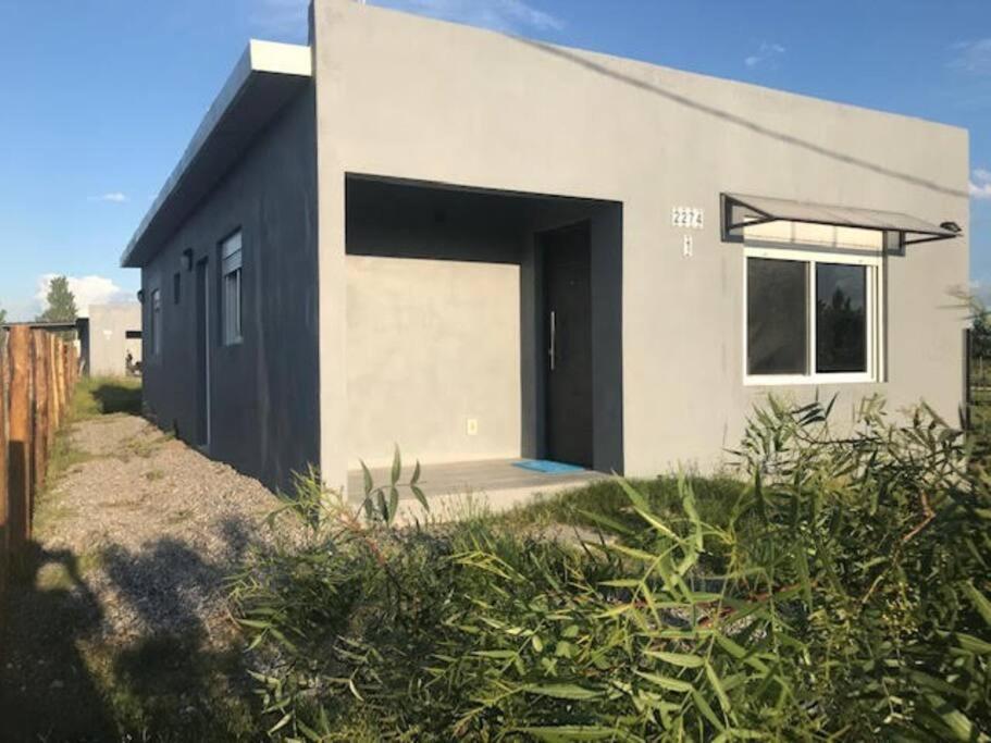 Comoda Casa Con Jardin En Colonia Del Sacramento Exterior photo